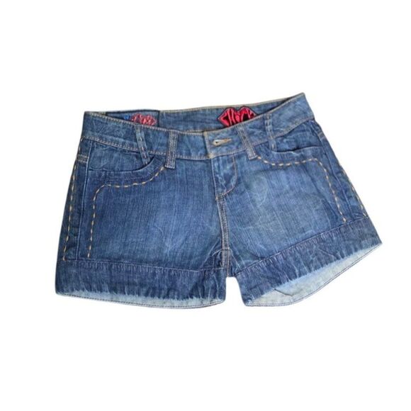Chick by Nicky Hilton Skull Design Distressed Denim Short Womens Size 24 Blue - Picture 2 of 7